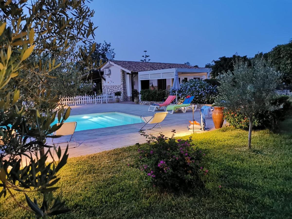 Villa Hibiscus Castellammare del Golfo Kültér fotó