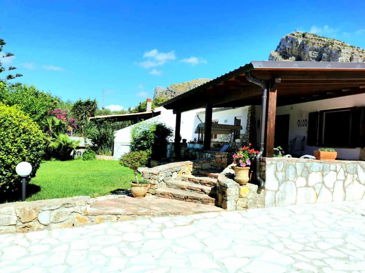 Villa Hibiscus Castellammare del Golfo Kültér fotó