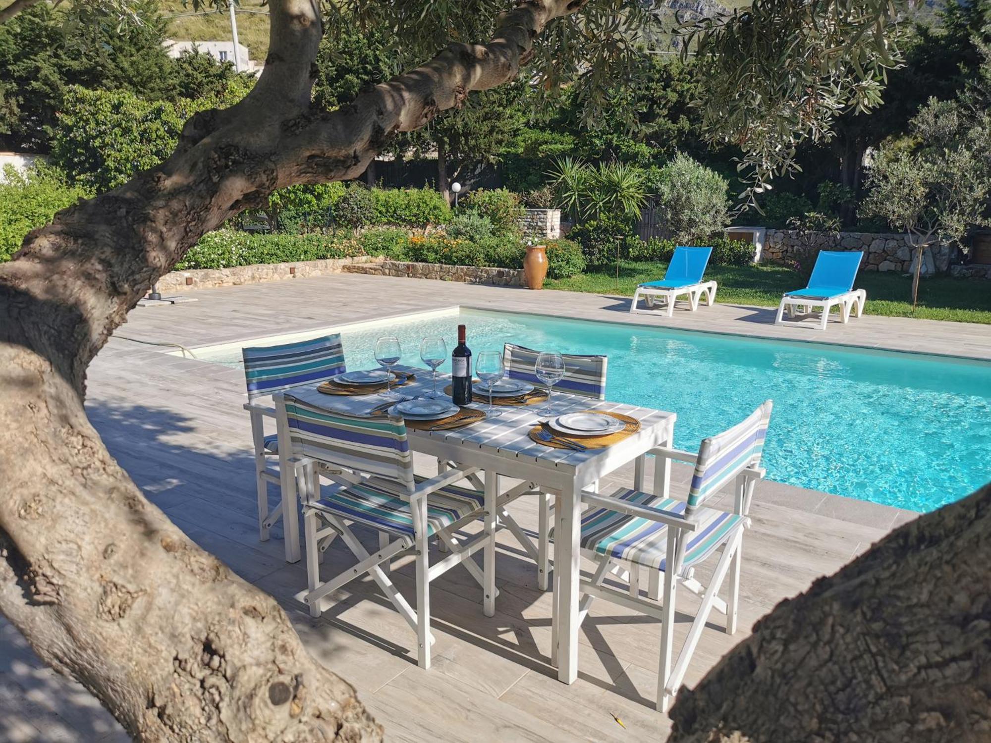 Villa Hibiscus Castellammare del Golfo Kültér fotó